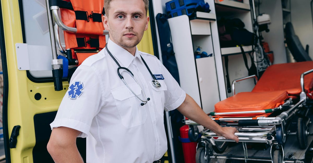 découvrez le coût de la formation pour devenir ambulancier : tarifs, aides financières et informations essentielles pour bien préparer votre parcours professionnel.