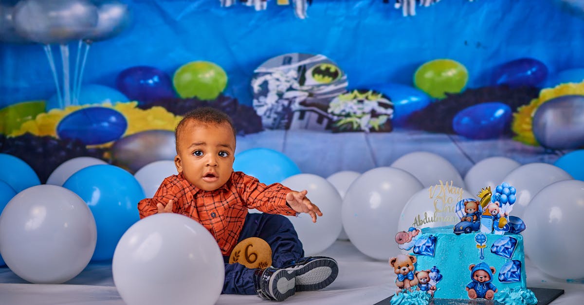 découvrez notre tapis d'éveil pour bébé, conçu pour stimuler les sens et favoriser le développement de votre enfant. sécurisé, doux et coloré, il accompagne les premiers jeux de votre bébé en toute sérénité.