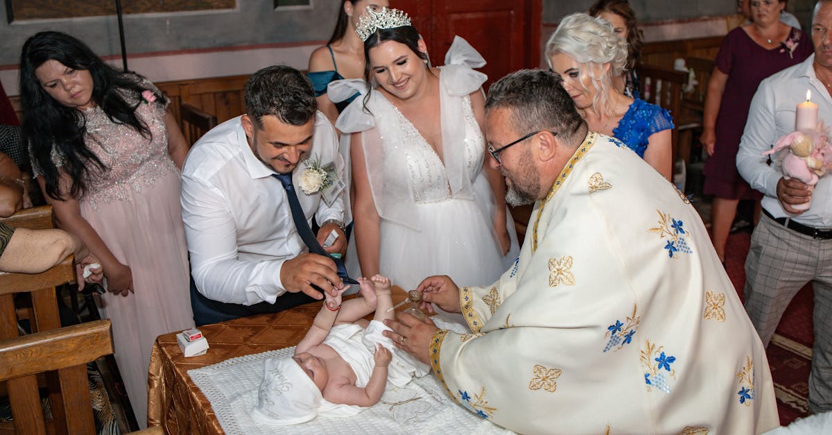 découvrez notre collection élégante de robes de baptême pour bébés et enfants, confectionnées avec soin pour une cérémonie inoubliable. qualité, confort et style pour un moment unique.