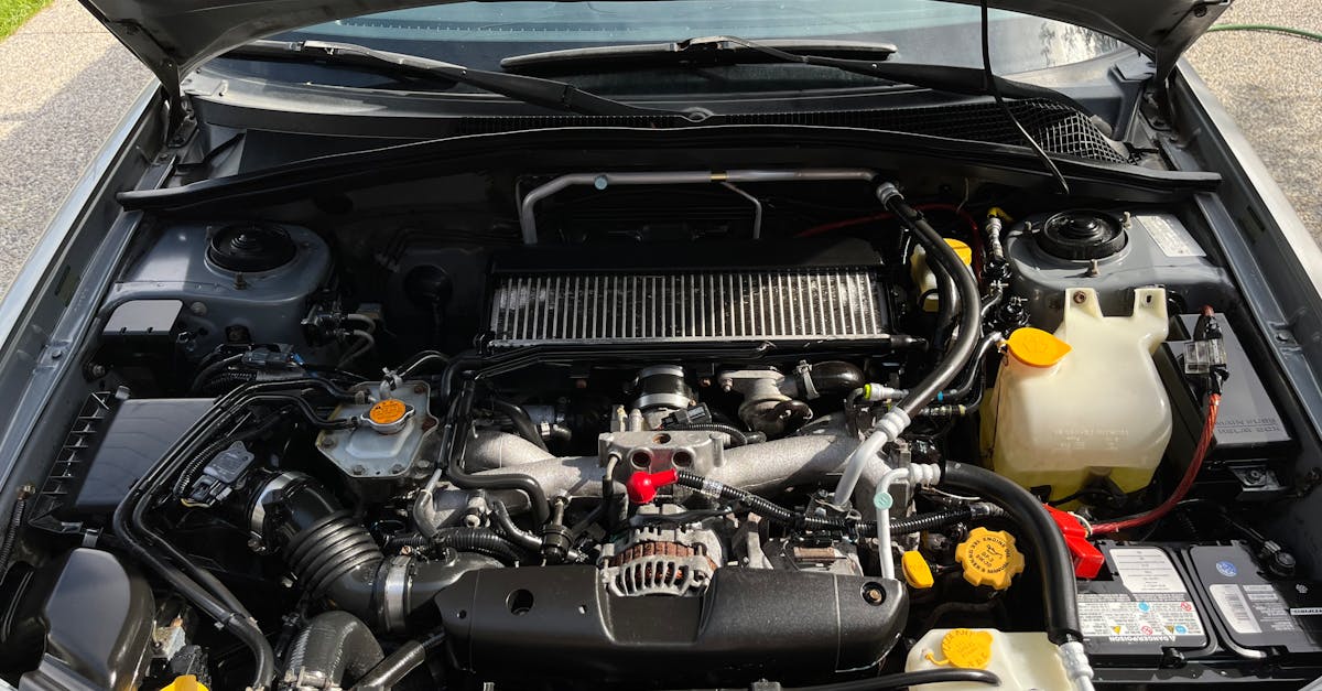 découvrez comment débrancher correctement la batterie de votre voiture en toute sécurité, étape par étape. suivez nos conseils pour protéger votre véhicule et éviter les erreurs courantes lors de la déconnexion de la batterie auto.