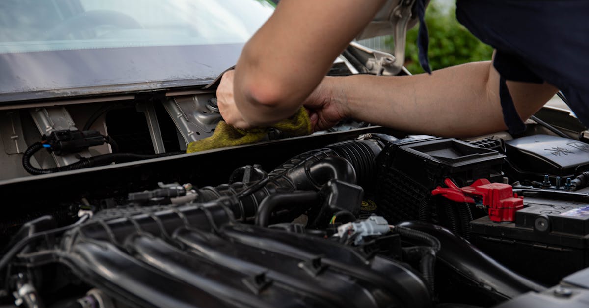 découvrez tout ce qu'il faut savoir sur les batteries de voiture : types, entretien, durée de vie et conseils pour bien choisir et remplacer votre batterie automobile.