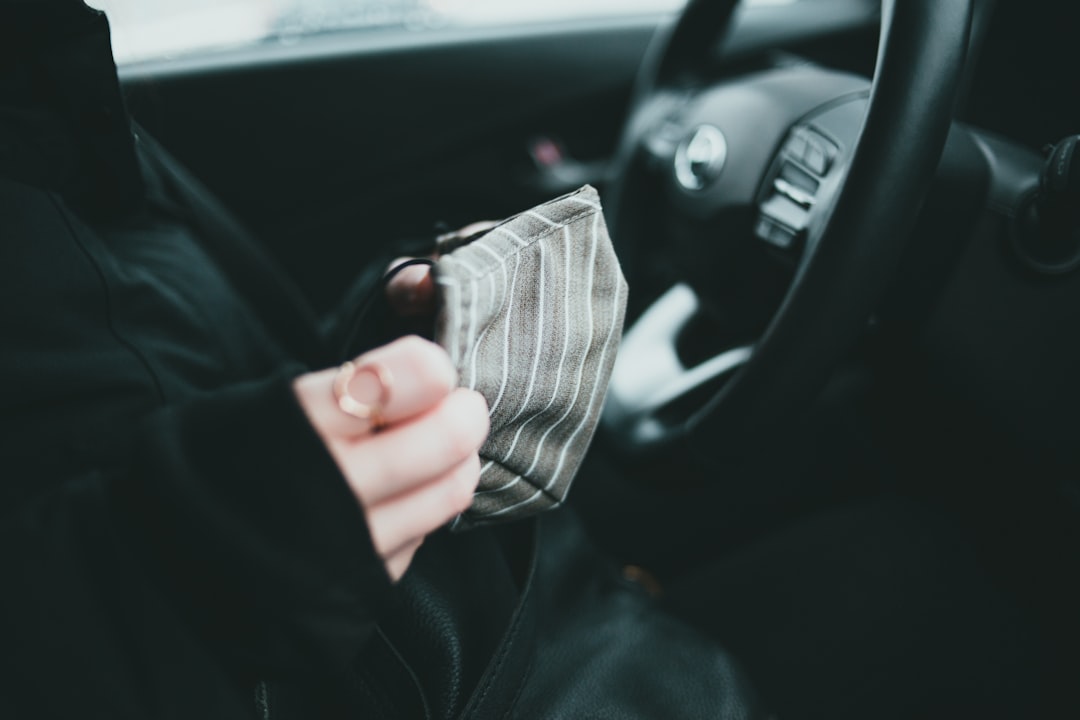 découvrez tout ce qu’il faut savoir sur le coût de l’assurance auto : facteurs qui influencent le prix, astuces pour économiser et conseils pour bien choisir votre contrat d’assurance voiture.