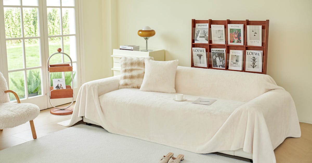 découvrez notre sélection de housses de chaise élégantes et pratiques pour tous vos événements. protégez et sublimez vos chaises avec des modèles adaptés à tous les styles et toutes les occasions. livraison rapide.