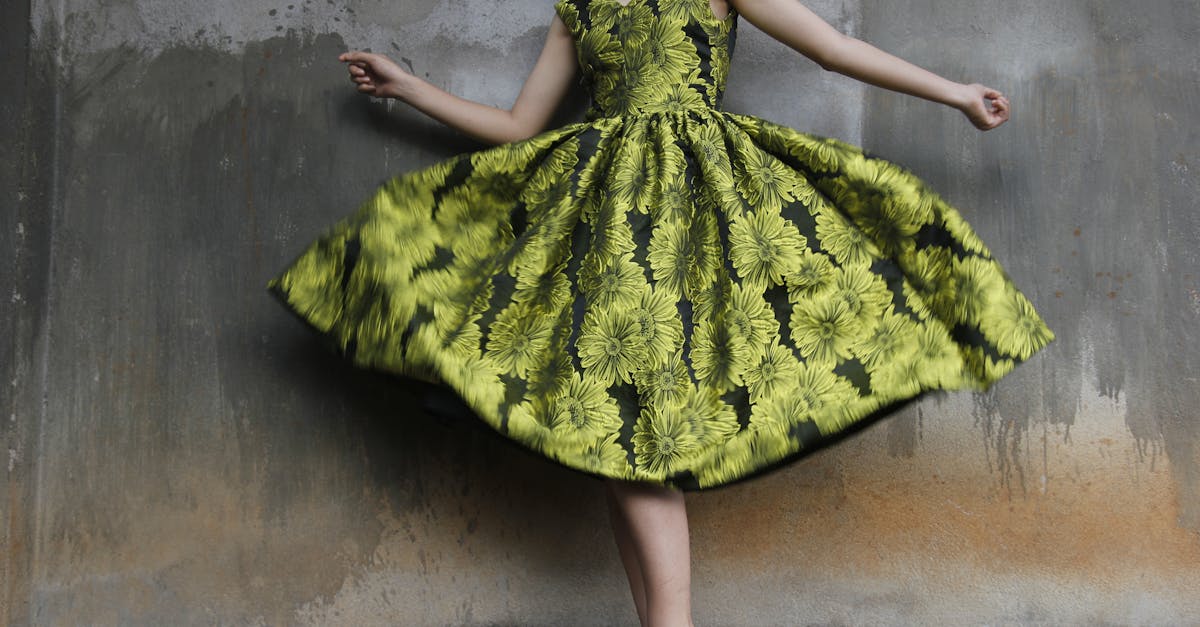découvrez notre sélection de robes tendance pour toutes les occasions. styles variés, couleurs élégantes et coupes modernes pour sublimer votre silhouette. trouvez la robe parfaite dès maintenant !