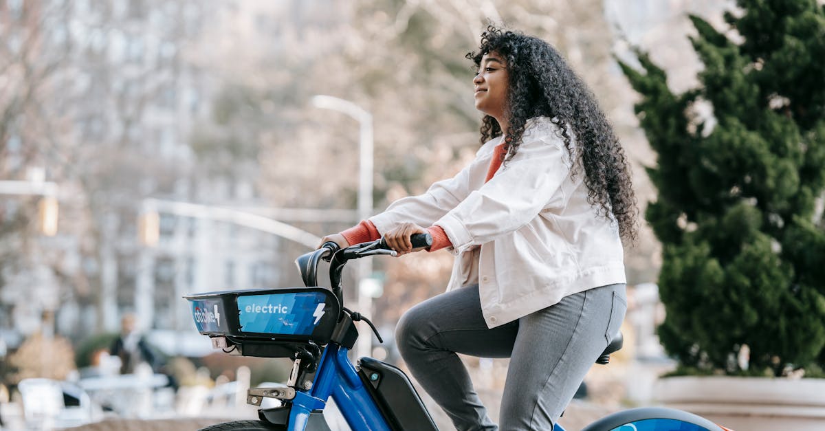 découvrez tout ce qu'il faut savoir sur le vélo électrique : avantages, conseils d'achat, entretien et dernières innovations pour rouler en toute liberté et écologie.