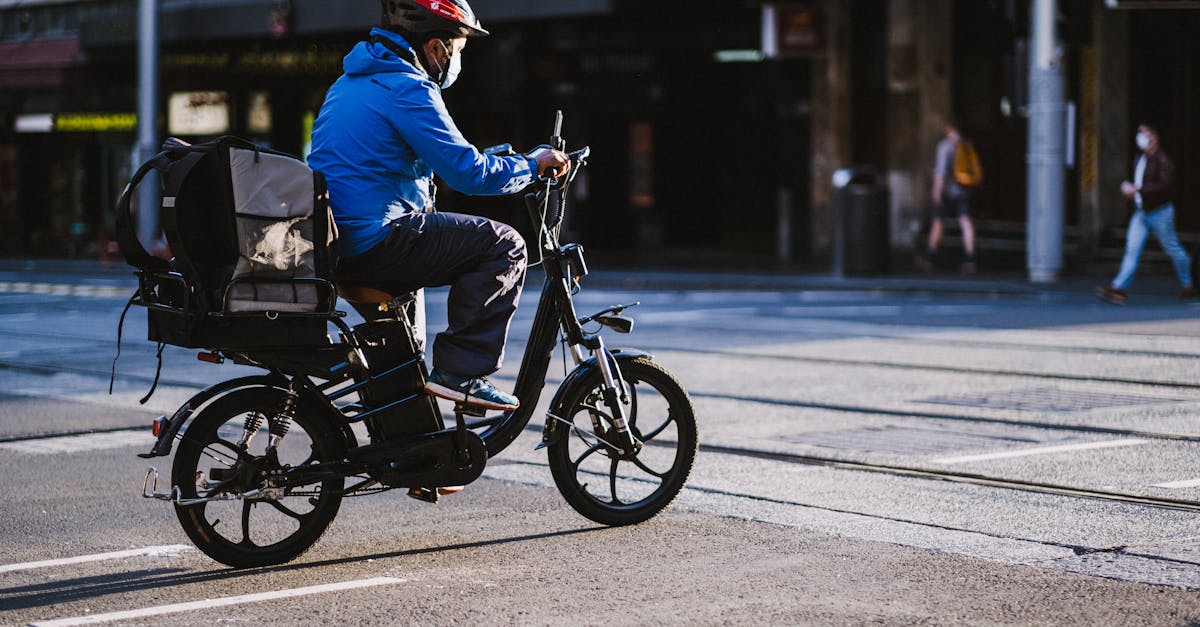 découvrez tout ce qu'il faut savoir sur les vélos électriques : avantages, conseils d'achat et nouveautés pour faciliter vos déplacements quotidiens tout en respectant l’environnement.