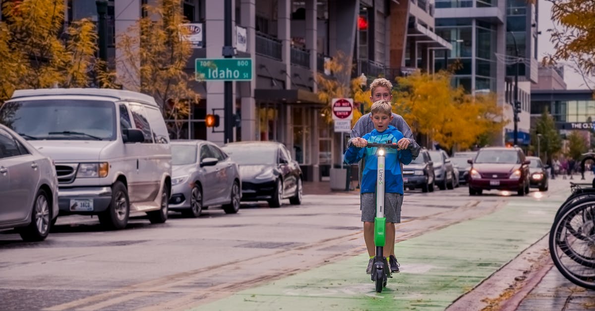 découvrez tout sur la trottinette électrique : avantages, conseils d’achat, sécurité, autonomie et modèles adaptés à vos besoins pour des déplacements urbains écologiques et rapides.