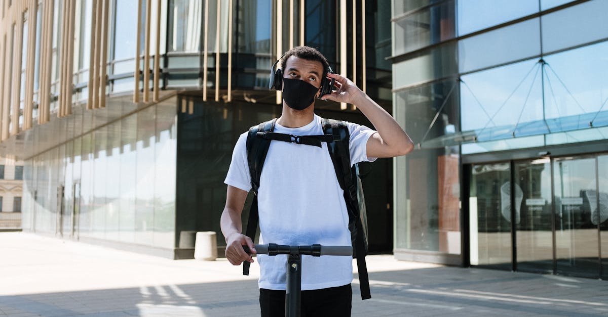 découvrez tout sur les trottinettes électriques : conseils d'achat, comparatifs des meilleurs modèles, astuces d'utilisation et guide d'entretien pour un déplacement urbain écologique et pratique.