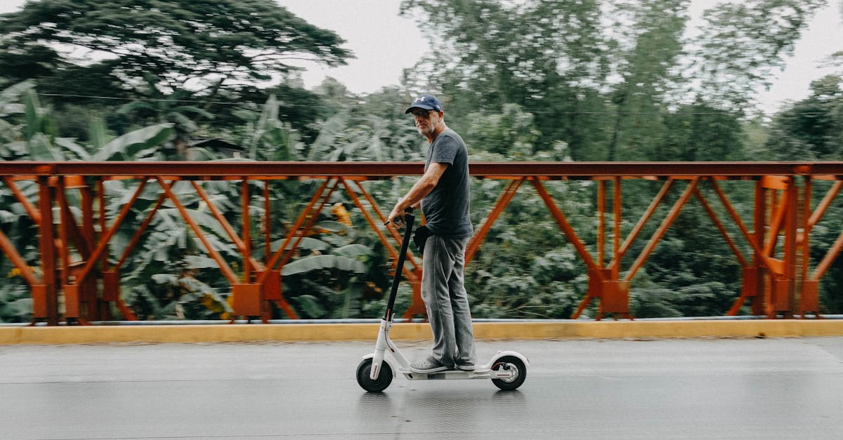 découvrez nos trottinettes électriques : une solution écologique, pratique et rapide pour vos déplacements urbains. profitez d’une conduite confortable, d’une autonomie adaptée à vos besoins et d’une technologie de pointe. comparez les meilleurs modèles et choisissez la trottinette idéale pour un quotidien plus fluide.