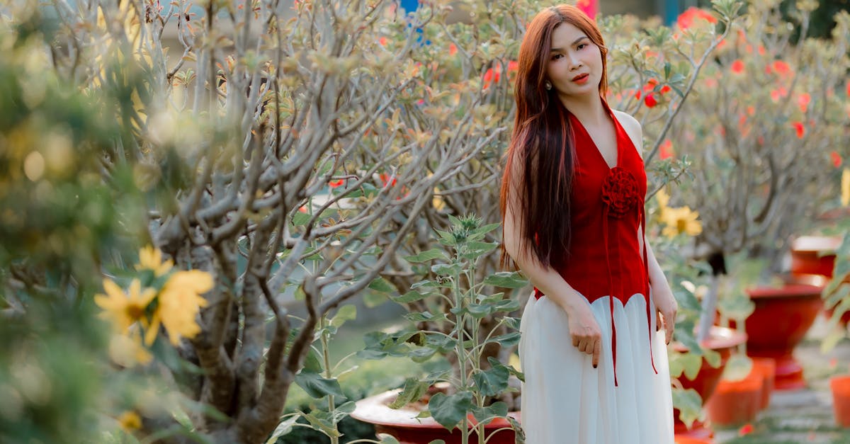 découvrez la robe empire, élégante et intemporelle, idéale pour sublimer toutes les silhouettes avec sa taille haute et sa coupe fluide. parfaite pour les occasions spéciales et les mariages.
