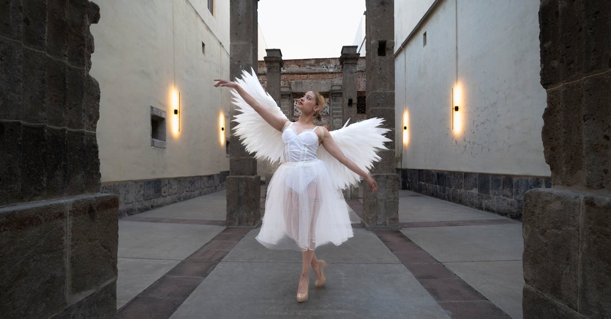 découvrez notre collection de robes à plumes, idéales pour des occasions spéciales. élégantes et tendance, ces robes subliment votre silhouette et ajoutent une touche glamour à votre look.