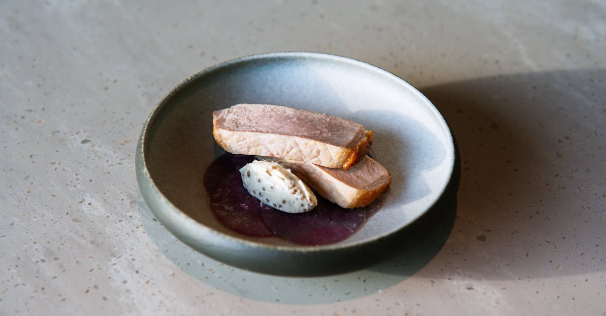 découvrez des idées élégantes et originales pour la présentation du foie gras lors de vos repas de fête. conseils, astuces et inspirations pour sublimer ce mets raffiné.