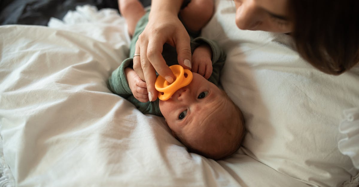 découvrez le lit pliable idéal pour offrir confort et sécurité à votre bébé, tout en facilitant les déplacements et le rangement. pratique, léger et facile à installer, le berceau pliant est parfait pour la maison ou en voyage.