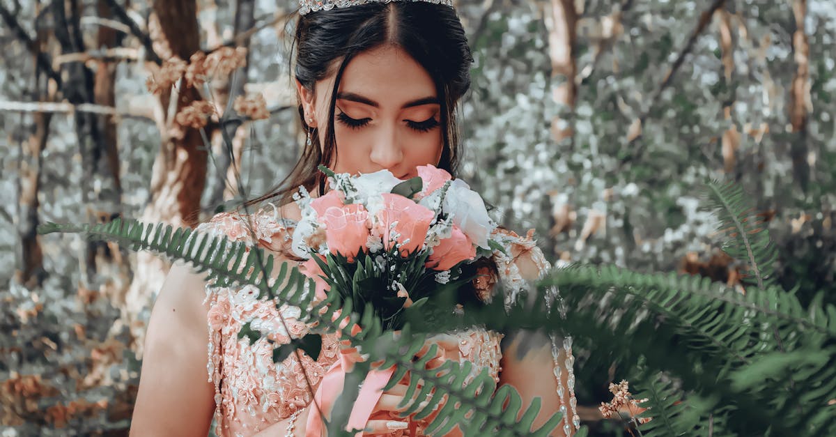 découvrez la magnifique robe de mariée vert forêt, idéale pour un mariage élégant et original. offrez-vous une tenue unique qui allie raffinement, modernité et harmonie avec la nature.