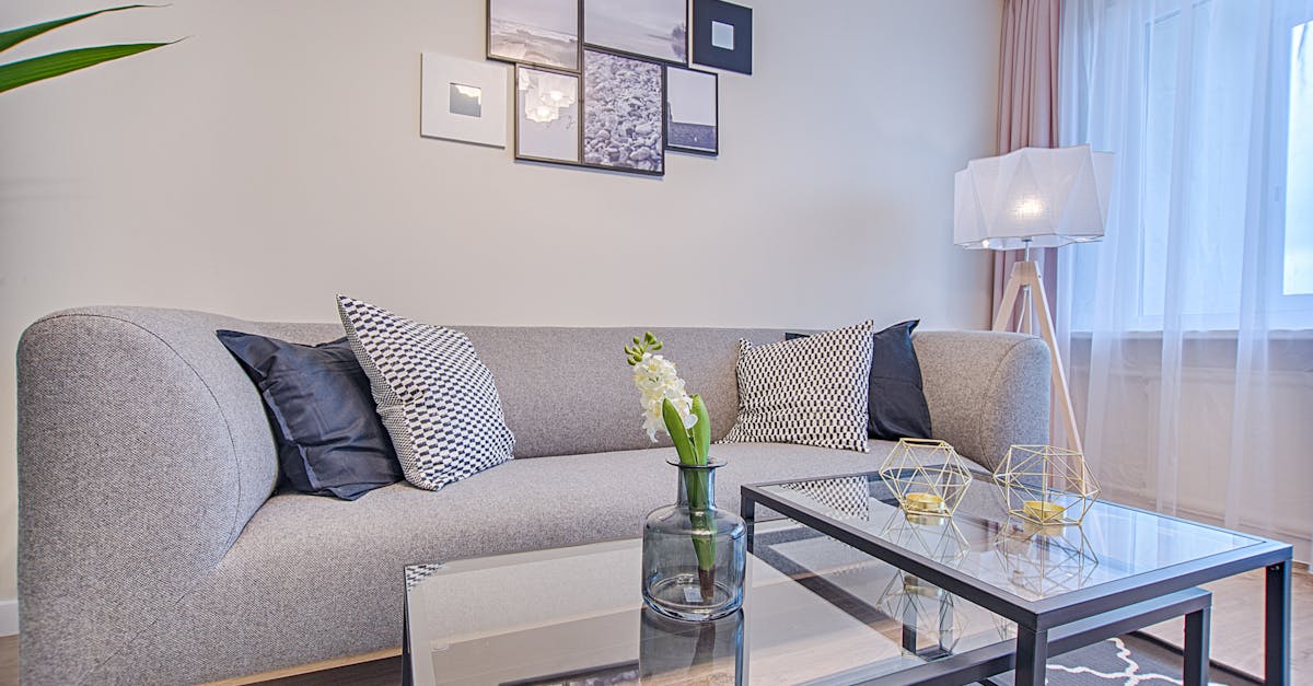 découvrez notre sélection de canapés gris alliant confort et élégance pour sublimer votre salon. choisissez le sofa gris parfait pour un intérieur moderne et accueillant.