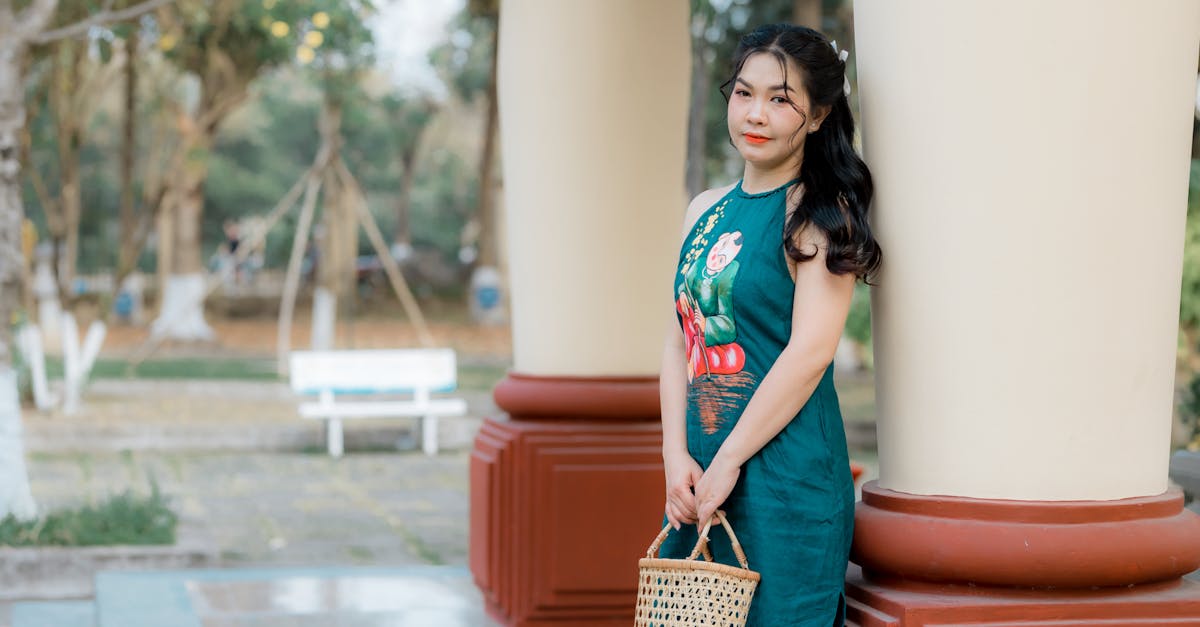 découvrez notre collection de robes vertes élégantes, idéales pour toutes les occasions. styles variés, tissus de qualité et tendances actuelles pour sublimer votre look avec une touche de fraîcheur et d’originalité.