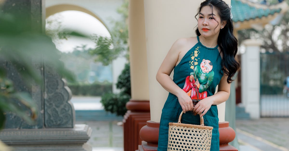 découvrez notre collection de robes vertes élégantes et tendance, idéales pour toutes les occasions. trouvez la robe verte parfaite pour sublimer votre style et mettre en valeur votre silhouette.