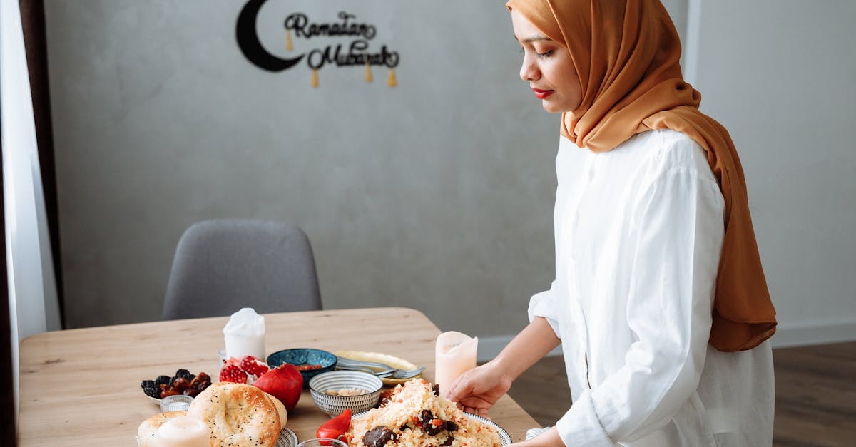 découvrez nos délicieux burgers halal, préparés avec des ingrédients frais et certifiés. savourez des recettes authentiques et variées, idéales pour un repas gourmand entre amis ou en famille.