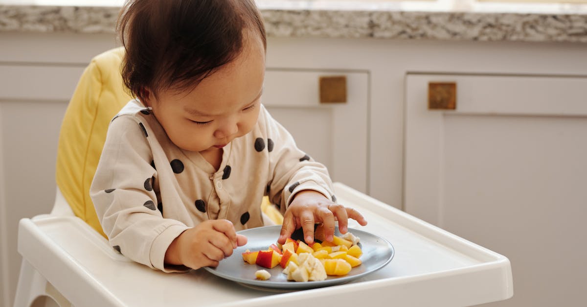 découvrez notre sélection de chaises hautes pour bébés, alliant sécurité, confort et design. idéales pour les repas, elles s'adaptent à tous les intérieurs et accompagnent la croissance de votre enfant.
