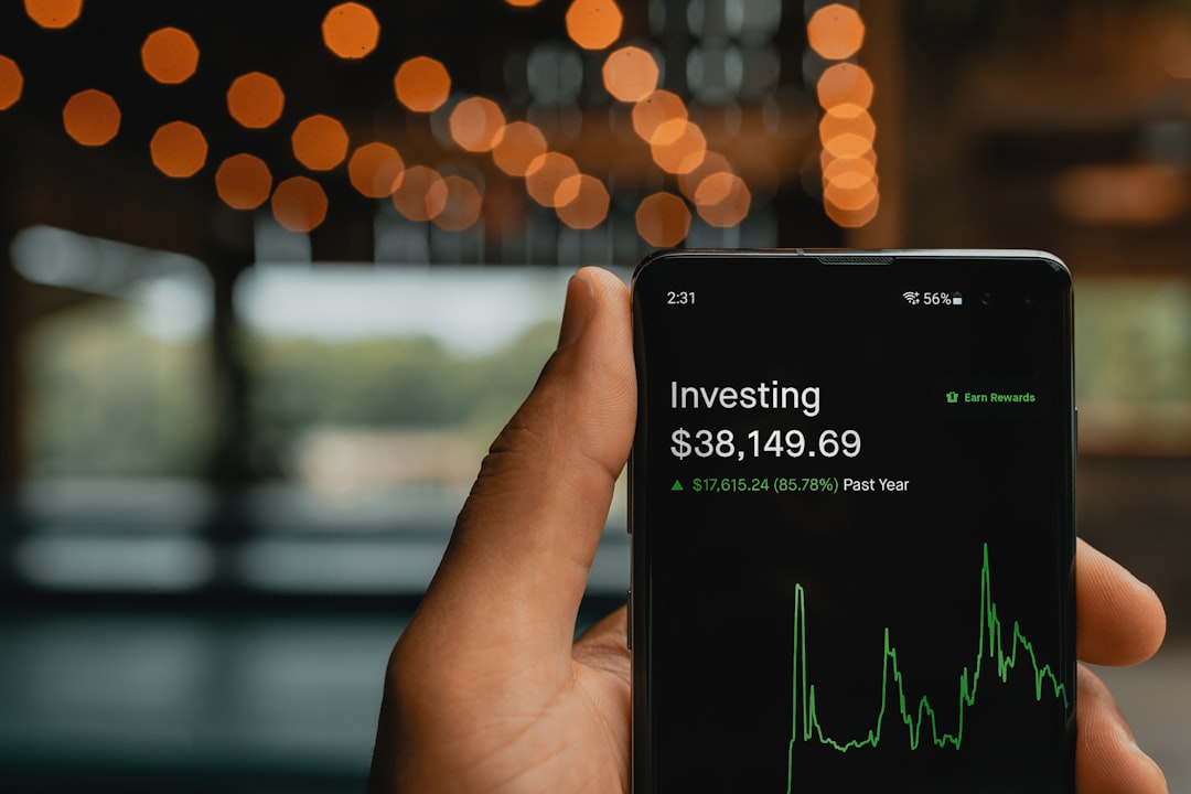 découvrez les bases de l'investissement, les différentes stratégies et conseils pratiques pour débuter et optimiser vos placements financiers en toute confiance.