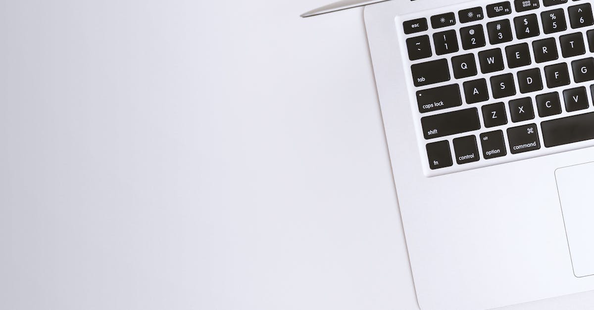 découvrez les meilleurs laptops du moment : performances, design et conseils d'achat pour choisir l'ordinateur portable idéal selon vos besoins informatiques quotidiens.