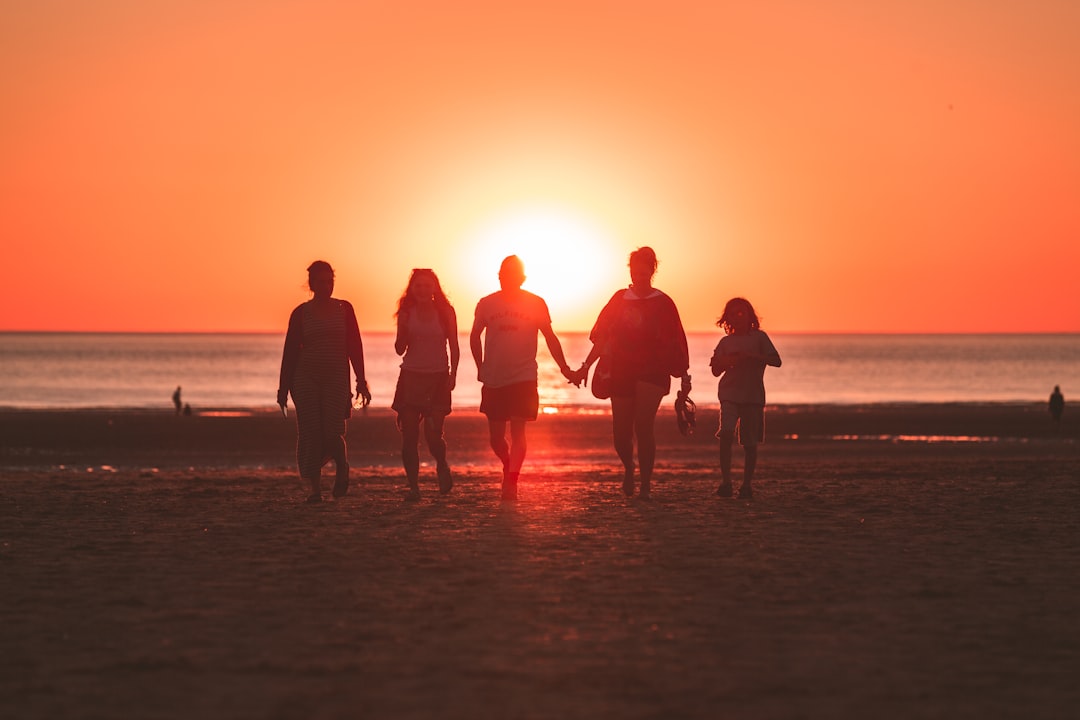 découvrez tout ce qu'il faut savoir sur l'assurance vie : protection financière, avantages fiscaux et solutions adaptées à vos besoins pour assurer l'avenir de vos proches.
