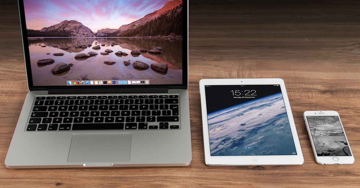 découvrez le macbook : un ordinateur portable ultrafin, puissant et élégant d’apple, idéal pour le travail, la créativité et le divertissement. profitez de performances rapides, d'une autonomie longue durée et d’un design raffiné.