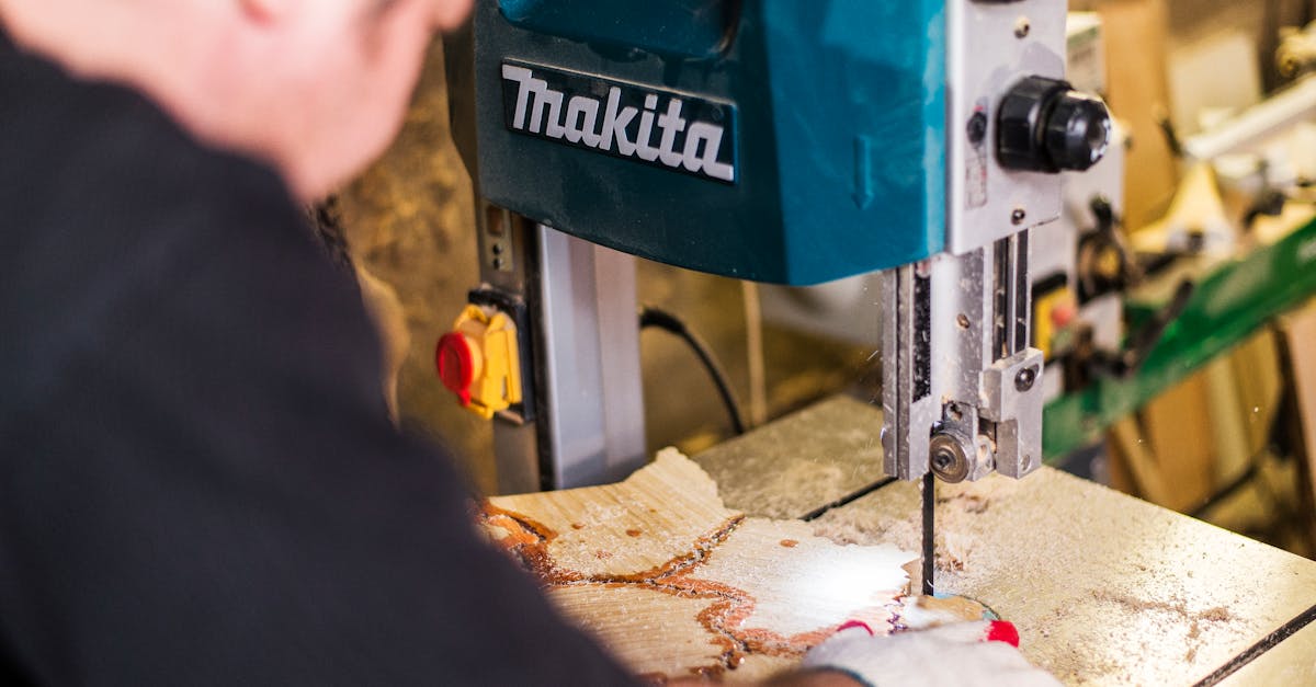 découvrez l'univers makita : outils électroportatifs, accessoires et solutions professionnelles pour le bricolage et la construction. qualité, performance et innovation au service de vos projets.