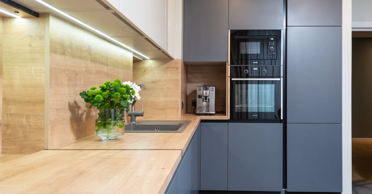découvrez tout sur les micro-ondes : guide d'achat, conseils d'utilisation, avantages, fonctionnalités innovantes et astuces pour bien choisir l'appareil idéal adapté à vos besoins en cuisine.