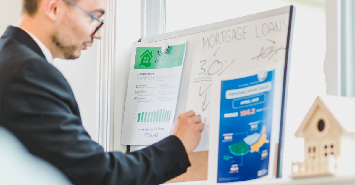 découvrez tout ce qu'il faut savoir sur les taux hypothécaires : définitions, astuces pour obtenir le meilleur taux et conseils pour financer l'achat de votre logement en toute sérénité.