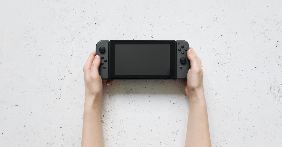 découvrez la nintendo switch, la console de jeu polyvalente idéale pour jouer en solo ou entre amis, à la maison ou en déplacement. profitez d’une large sélection de jeux exclusifs et d’une expérience de jeu inédite alliant convivialité et innovation.