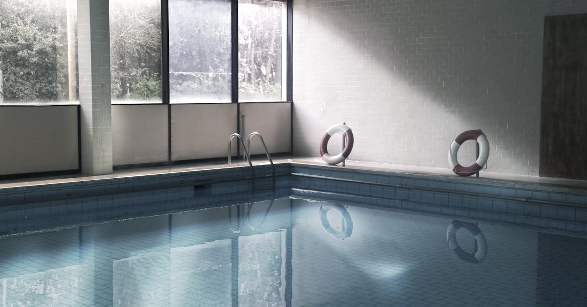 découvrez nos carreaux antidérapants pour piscine : sécurité, design et durabilité pour vos abords de piscine. idéal pour éviter les glissades et profiter de votre espace aquatique en toute tranquillité.