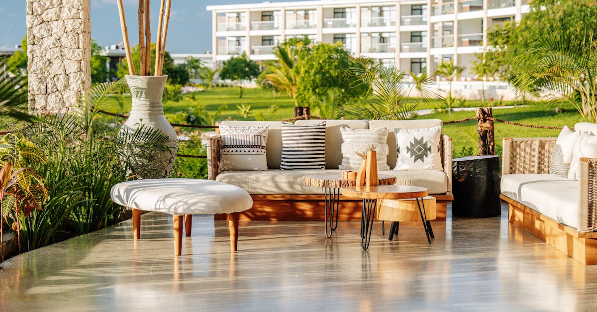 découvrez notre sélection de canapés d'extérieur confortables et design pour sublimer votre jardin ou terrasse. résistants aux intempéries et faciles d'entretien, ils invitent à la détente en plein air.