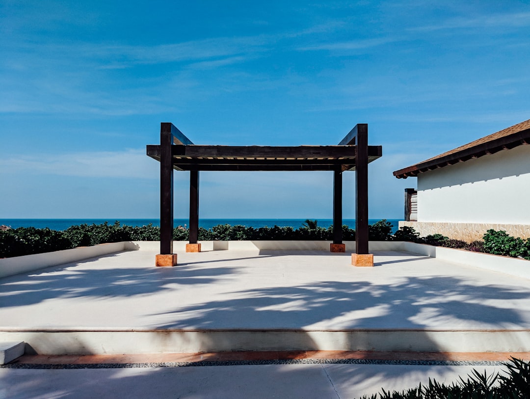 découvrez tout sur la pergola : idées, conseils d'installation, matériaux, avantages et inspirations pour aménager votre extérieur avec style et confort.