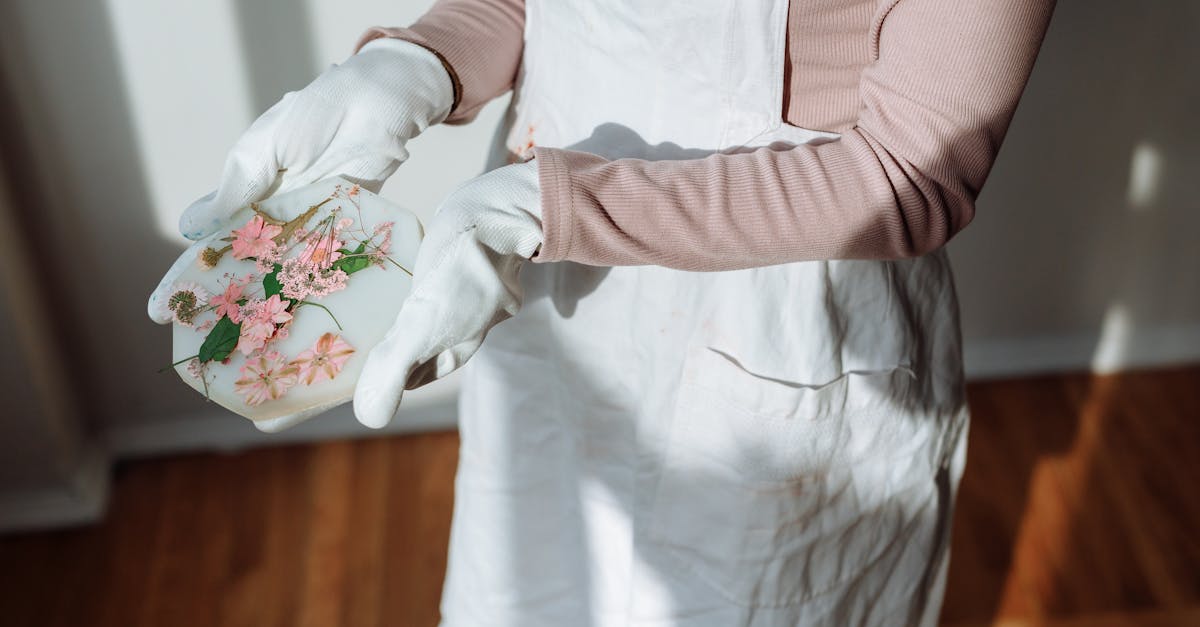découvrez tout sur la résine : usages, types, conseils d'utilisation et astuces pour réussir vos projets de décoration, bricolage ou loisirs créatifs avec ce matériau polyvalent et innovant.