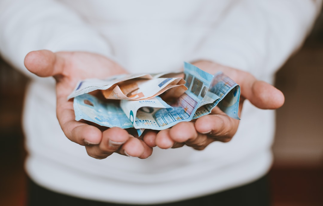 découvrez tout ce qu'il faut savoir sur la fonction return en programmation : définition, utilité, exemples pratiques et bonnes pratiques pour mieux structurer vos codes.