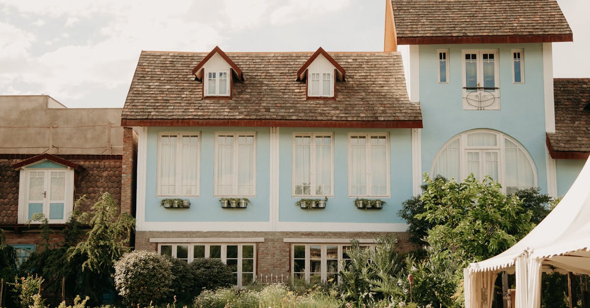 découvrez notre guide complet sur les roof box : conseils pour choisir le coffre de toit idéal, astuces d’installation et comparaison des meilleurs modèles pour vos voyages en toute sécurité.