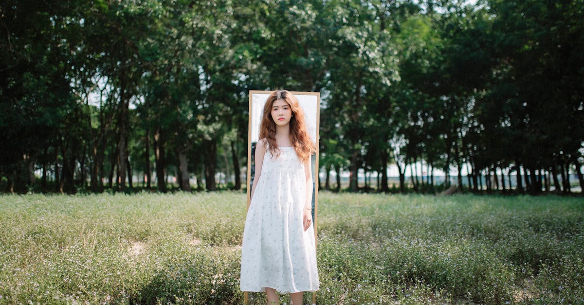 découvrez notre collection de robes vert sauge, élégantes et tendance, parfaites pour toutes les occasions. trouvez la robe idéale qui sublime votre silhouette avec une touche de fraîcheur et de modernité.