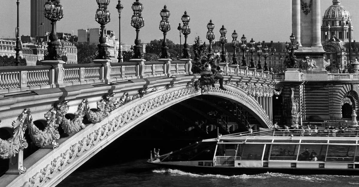 découvrez les prix des croisières sur la seine à paris : comparez les offres, les formules et trouvez le meilleur tarif pour une expérience inoubliable sur la seine.