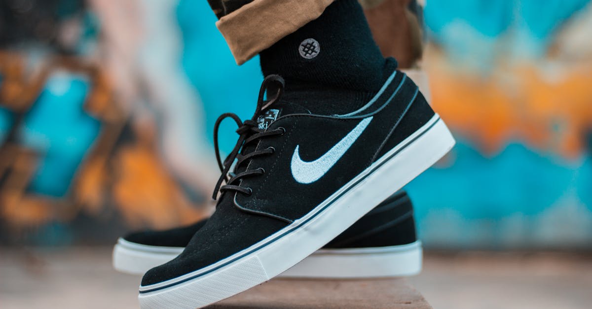 découvrez notre sélection de sneakers tendance pour hommes et femmes. profitez des dernières nouveautés, modèles iconiques et éditions limitées pour compléter votre look avec style et confort.