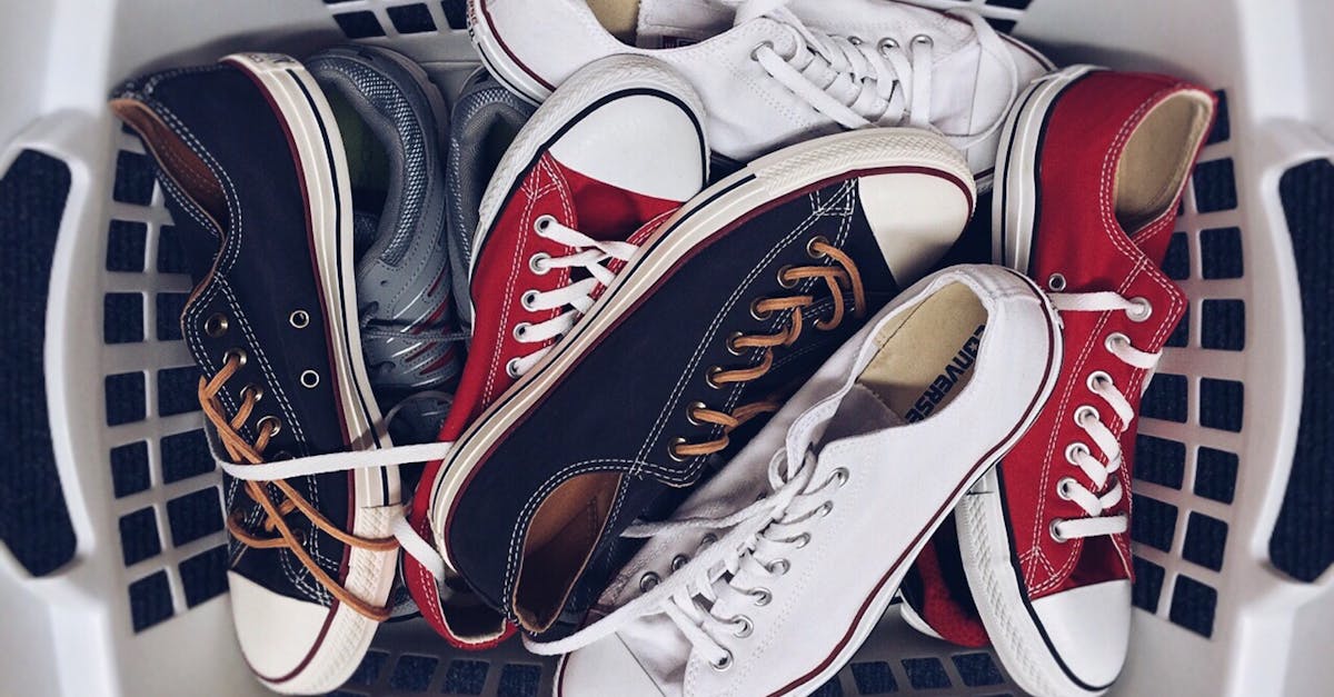 découvrez notre sélection de sneakers tendance pour homme et femme : modèles classiques, nouveautés, conseils de style et meilleures marques pour compléter votre look au quotidien.