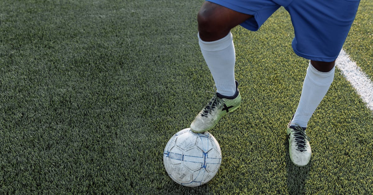 découvrez notre collection de chaussures de soccer alliant confort, performance et style. choisissez parmi les meilleures marques pour améliorer votre jeu sur tous types de terrains.