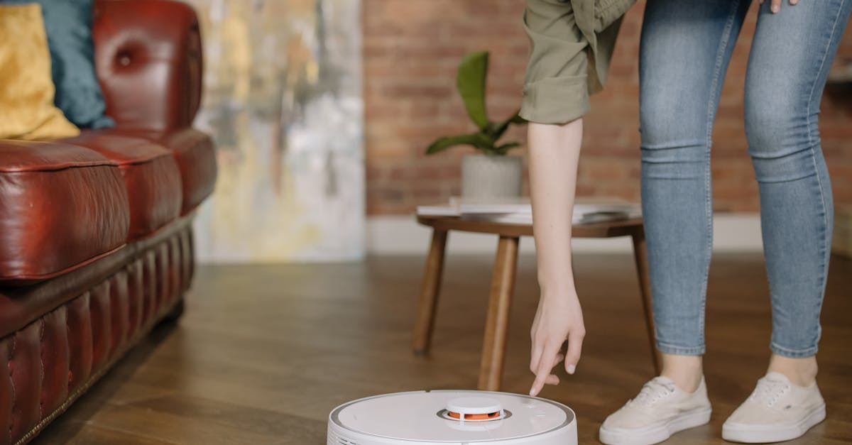 découvrez notre aspirateur balai léger et puissant, idéal pour nettoyer facilement toutes les surfaces de votre maison. sans fil et maniable, il garantit un entretien rapide et efficace au quotidien.