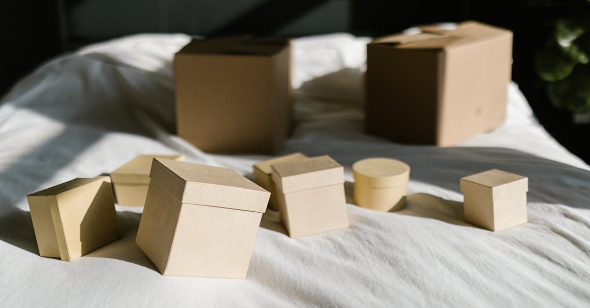 découvrez le confort et l’optimisation de l’espace avec un lit coffre : la solution idéale pour ranger vos affaires tout en profitant d’une chambre élégante et ordonnée.