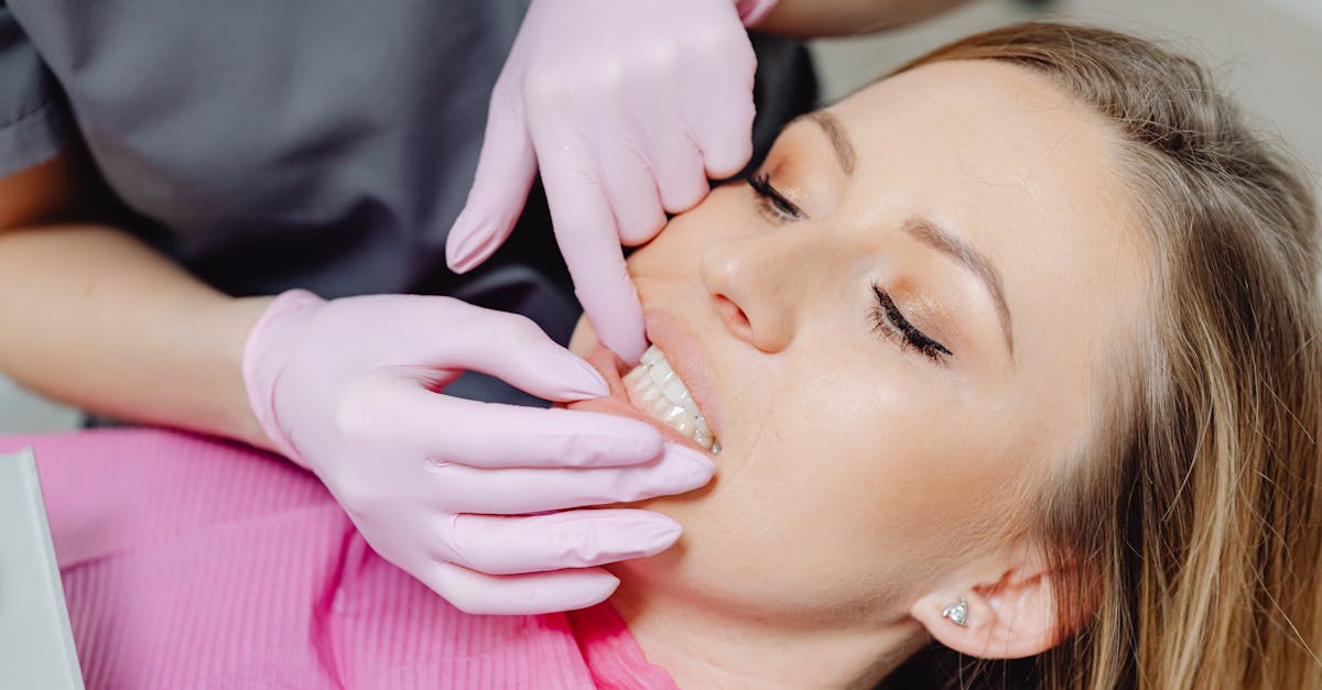 découvrez les meilleures méthodes de blanchiment des dents pour retrouver un sourire éclatant. conseils, produits et astuces pour éclaircir vos dents efficacement et en toute sécurité.