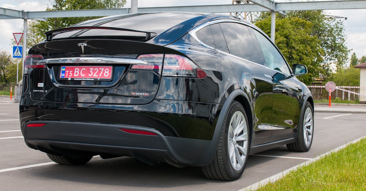 découvrez le coût du remplacement de la batterie d'une tesla, les facteurs qui influencent le prix et les conseils pour optimiser la durée de vie de votre batterie électrique.