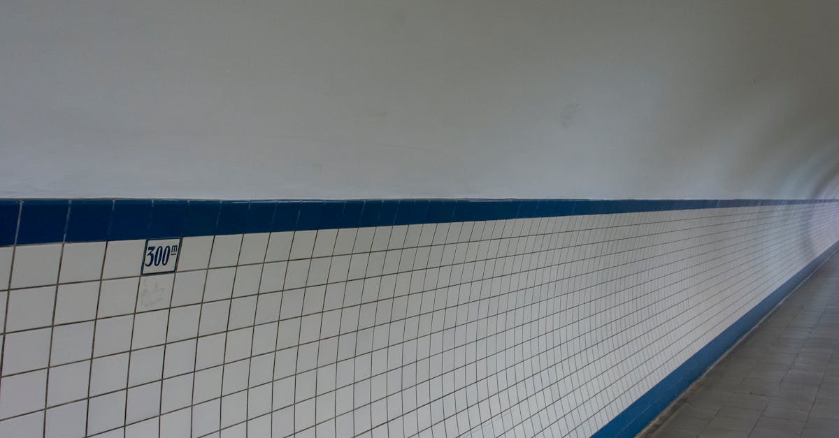 découvrez tout ce qu'il faut savoir sur les tile trims : des solutions élégantes et pratiques pour finir vos carrelages, protéger les bords et sublimer votre décoration intérieure.