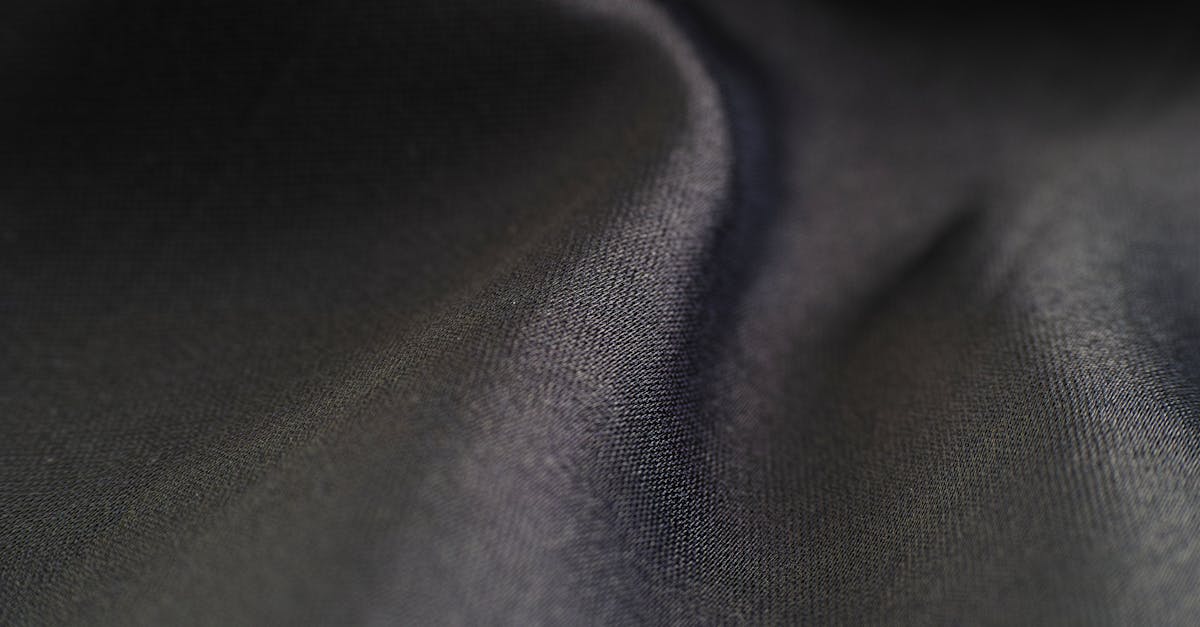découvrez l'art du rembourrage et de la réparation de meubles avec notre service d'upholstery. offrez une nouvelle vie à vos fauteuils, canapés et chaises grâce à des matériaux de qualité et un savoir-faire artisanal.