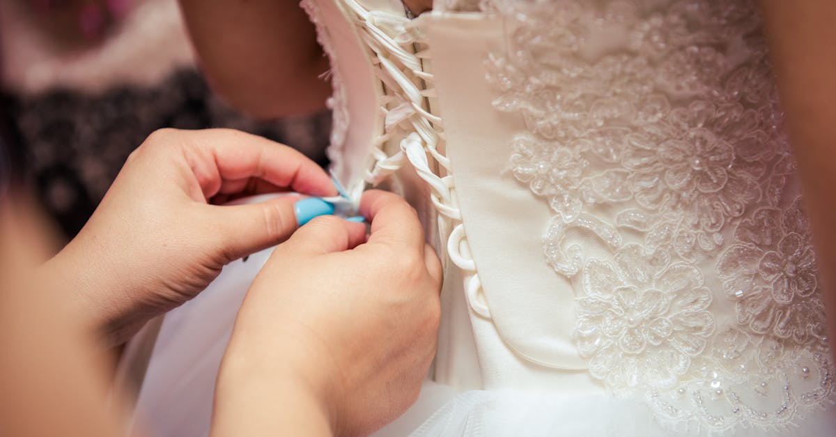 trouvez la robe de mariée parfaite pour votre grand jour. découvrez nos collections élégantes, tendances et adaptées à tous les styles et budgets pour faire de votre mariage un moment inoubliable.