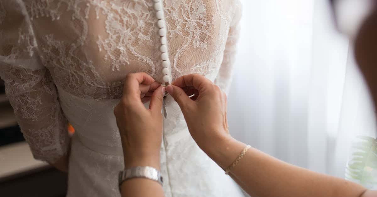 découvrez notre sélection de robes de mariée élégantes et tendance pour sublimer votre grand jour. trouvez la tenue parfaite pour une cérémonie inoubliable et vivez un mariage de rêve !